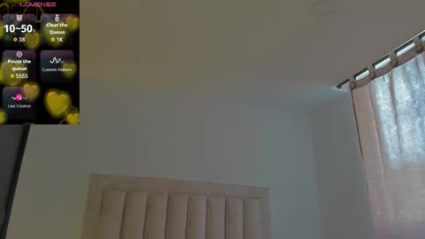 Juliiiiian online show from November 2025 05:01:02 PM