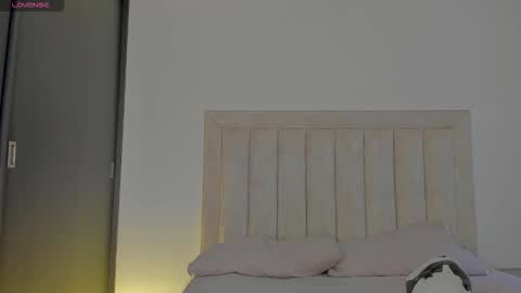 Juliiiiian online show from December 2025 12:03:02 PM