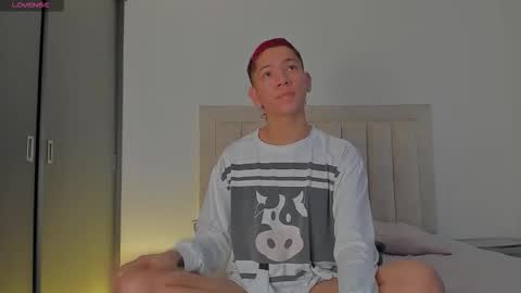 Juliiiiian online show from December 2025 12:25:02 PM