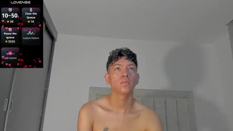 Snapshot of iamjulian_ chatting on April 2026 11:26:02 AM Juliiiiian online show from April 2026 11:26:02 AM