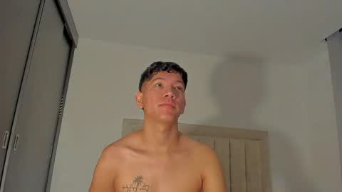 Snapshot of iamjulian_ chatting on April 2026 11:16:02 AM Juliiiiian online show from April 2026 11:16:02 AM