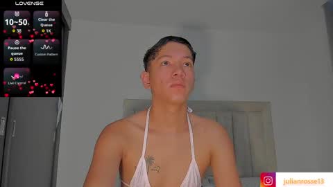 Snapshot of iamjulian_ chatting on May 2026 11:37:01 AM Juliiiiian online show from May 2026 11:37:01 AM