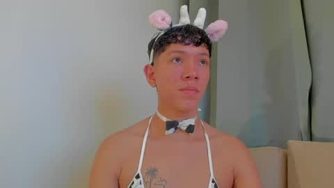 Snapshot of iamjulian_ chatting on May 2026 02:09:02 AM Juliiiiian online show from May 2026 02:09:02 AM