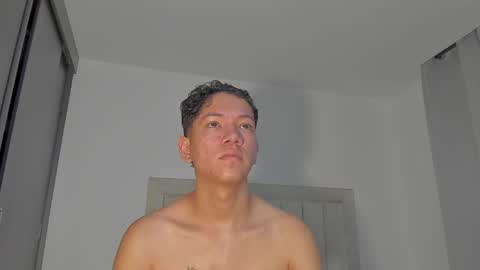 Snapshot of iamjulian_ chatting on June 2026 11:01:01 AM Juliiiiian online show from June 2026 11:01:01 AM