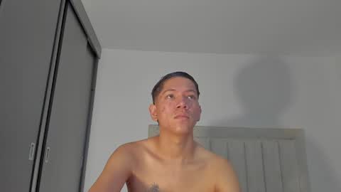 Snapshot of iamjulian_ chatting on June 2026 11:13:02 AM Juliiiiian online show from June 2026 11:13:02 AM