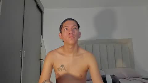 Snapshot of iamjulian_ chatting on July 2026 11:05:02 AM Juliiiiian online show from July 2026 11:05:02 AM