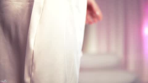 Nina  online show from December 2024 06:52:01 PM