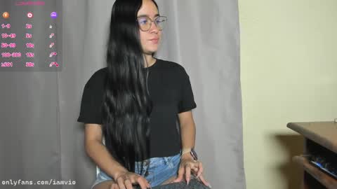 Snapshot of iamvio chatting on February 2025 09:24:01 AM Violeta online show from February 2025 09:24:01 AM
