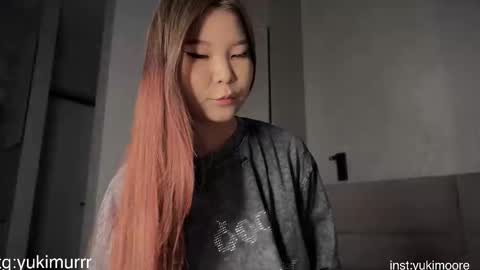 iamyuki_ online show from March 2026 01:43:02 AM