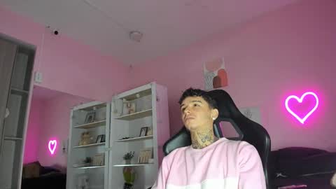 IAN CASTILLO online show from October 2025 11:07:02 AM