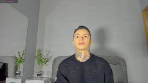 Snapshot of ian_castillo_ chatting on June 2026 11:10:01 AM IAN CASTILLO online show from June 2026 11:10:01 AM