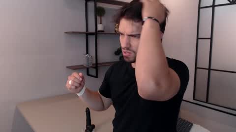 Snapshot of ian_davis chatting on January 2025 09:40:01 PM Ian Davis online show from January 2025 09:40:01 PM