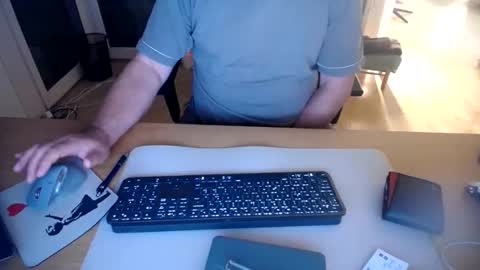 iandy12 online show from October 2025 09:37:01 PM