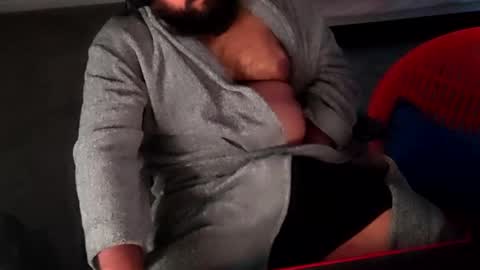 iBear0 online show from October 2025 07:28:01 AM