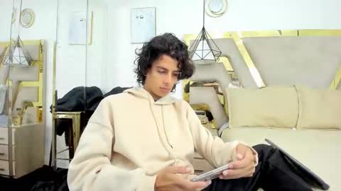 ibratxandy online show from November 2025 12:00:02 PM