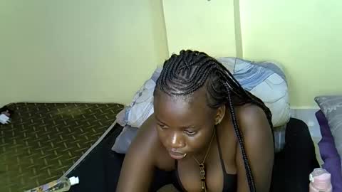 ice_girly online show from December 2025 07:00:01 PM