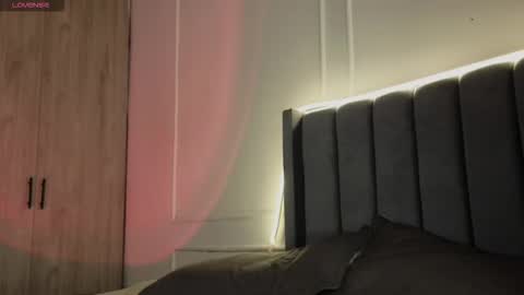 Crystall online show from November 2025 12:16:02 PM