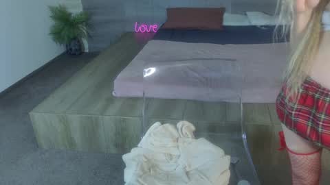 Snapshot of icebluebabe chatting on June 2026 07:37:02 PM Ice Blue online show from June 2026 07:37:02 PM