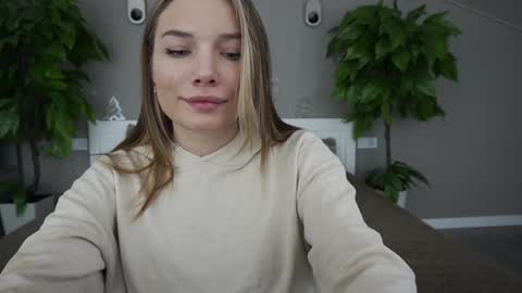 Snapshot of icedanielles chatting on January 2025 01:58:01 PM Danielle online show from January 2025 01:58:01 PM