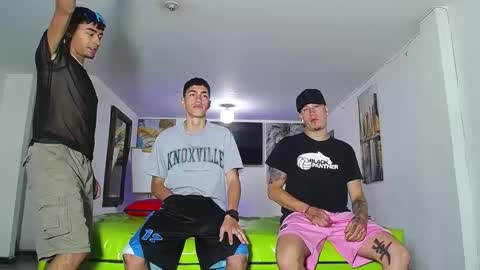 Snapshot of icevermilk chatting on September 2025 01:05:02 PM THOMAS AND DAMIAND online show from September 2025 01:05:02 PM