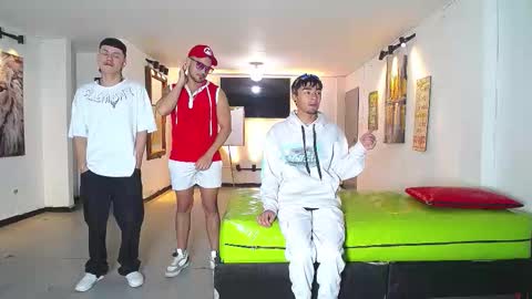 THOMAS AND DAMIAND online show from November 2025 12:30:01 PM