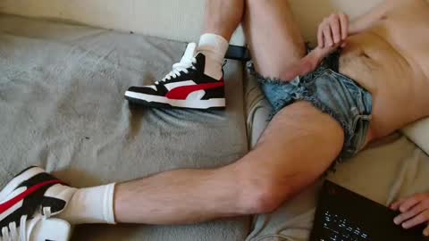 Snapshot of ich_hh chatting on January 2025 02:03:02 PM SnowTiger online show from January 2025 02:03:02 PM