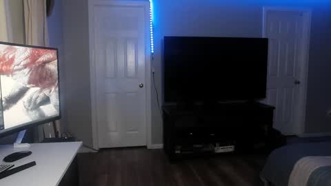 Snapshot of icy_ivy chatting on January 2025 08:29:01 AM Ivan online show from January 2025 08:29:01 AM