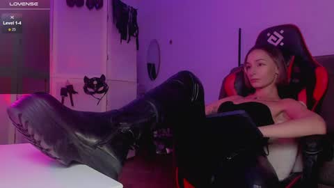 Mary online show from December 2024 06:24:02 PM