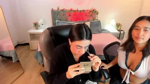 Snapshot of icysweetcam chatting on May 2026 11:18:01 AM Icy online show from May 2026 11:18:01 AM