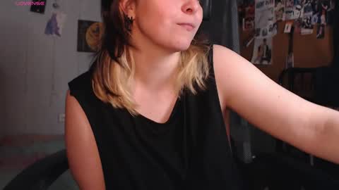 Snapshot of idontknowwhyjojo chatting on May 2026 10:27:02 PM Saya online show from May 2026 10:27:02 PM