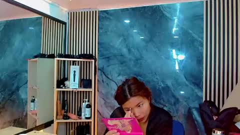 iisalombardi online show from October 2025 03:18:02 AM