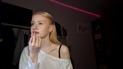 ShyLuna online show from February 2026 06:12:02 AM