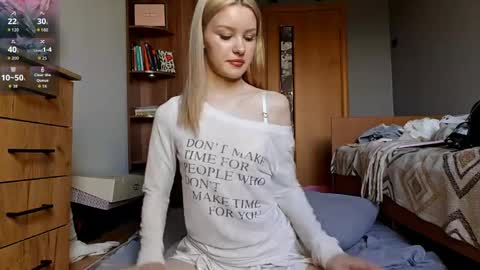 Snapshot of ilianamessersmith chatting on May 2026 07:26:01 AM ShyLuna online show from May 2026 07:26:01 AM