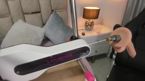 ILY   online show from December 2024 08:22:02 AM