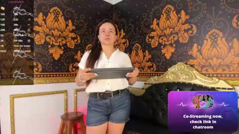Snapshot of iliy_pervertedx chatting on May 2026 11:30:02 AM LILY online show from May 2026 11:30:02 AM