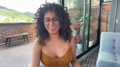 Kloe online show from February 2025 07:49:01 PM