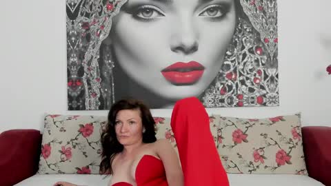 Snapshot of illegalbeauty87 chatting on April 2026 06:10:01 PM Ingrid or more easier...Miss GoDDess Mistress online show from April 2026 06:10:01 PM