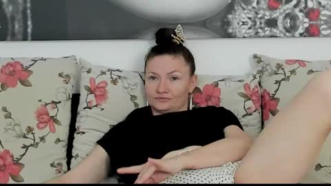 Snapshot of illegalbeauty87 chatting on May 2026 02:28:01 AM Ingrid or more easier...Miss GoDDess Mistress online show from May 2026 02:28:01 AM