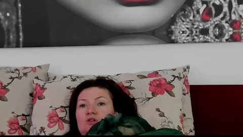 Snapshot of illegalbeauty87 chatting on May 2026 03:29:02 PM Ingrid or more easier...Miss GoDDess Mistress online show from May 2026 03:29:02 PM
