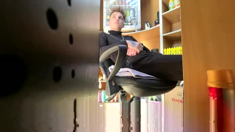 ilyahrr online show from March 2026 12:42:01 PM