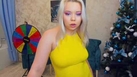 Roxy online show from December 2024 11:09:01 PM