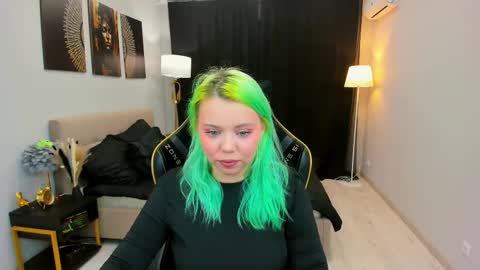 Roxy online show from September 2025 06:44:02 PM