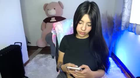 Alyn online show from November 2025 03:05:02 PM