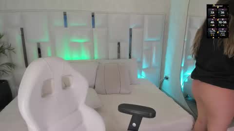 DAHLIA online show from October 2025 08:41:01 PM