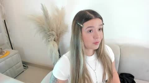 Snapshot of im_dalhia chatting on May 2026 08:49:02 PM DAHLIA online show from May 2026 08:49:02 PM