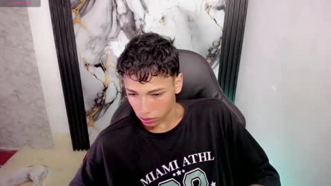 im_david01 online show from December 2025 01:05:02 PM