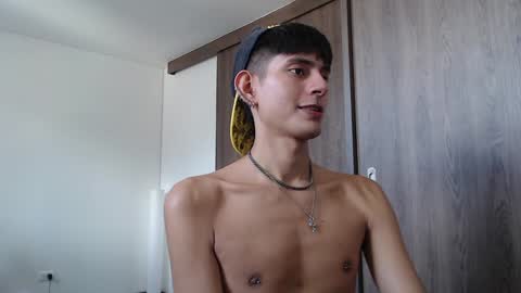 Snapshot of im_davo23 chatting on December 2024 07:06:01 PM Davo online show from December 2024 07:06:01 PM