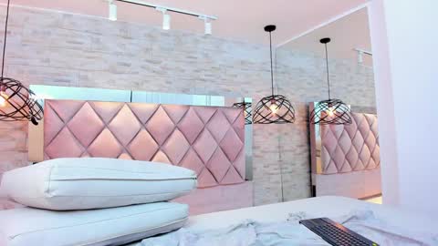 im mou  online show from January 2025 03:45:01 PM