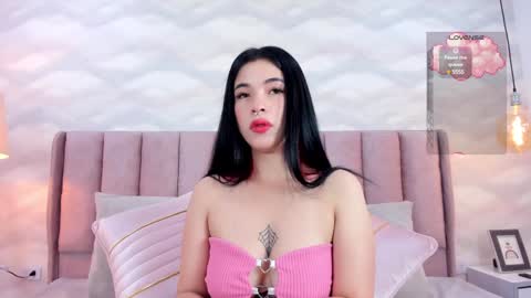 Snapshot of im_nika_ chatting on January 2025 02:25:01 PM Nika online show from January 2025 02:25:01 PM