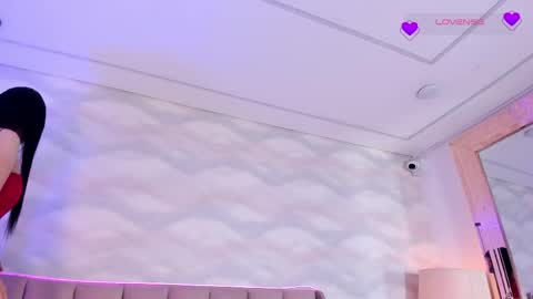 Snapshot of im_nika_ chatting on May 2026 12:44:02 PM Nika online show from May 2026 12:44:02 PM